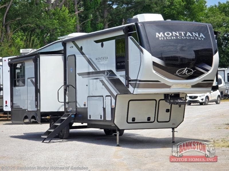 New 2025 Keystone Montana High Country 325RK available in Attalla, Alabama