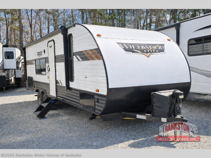 Used 2021 Forest River Wildwood X-Lite 261BHXL available in Attalla, Alabama