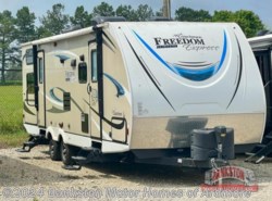 Used 2019 Coachmen Freedom Express Ultra Lite 287BHDS available in Ardmore, Tennessee