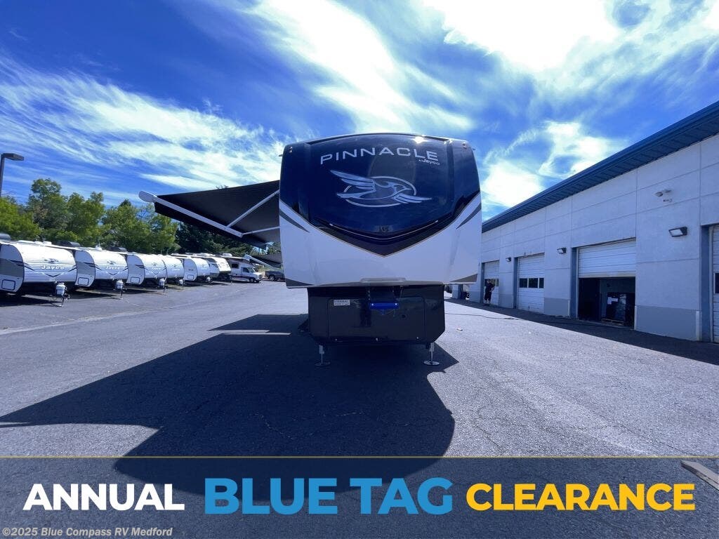 New 2025 Jayco Pinnacle 38FBRK available in Medford, Oregon