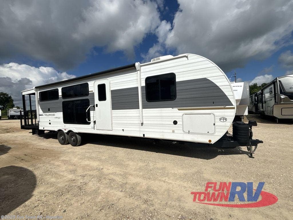 New 2025 Forest River Wildwood 32VERANDA available in Wharton, Texas