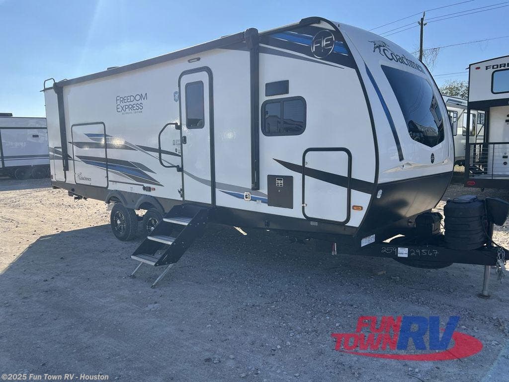 Used 2024 Coachmen Freedom Express Ultra Lite 259FKDS available in Wharton, Texas