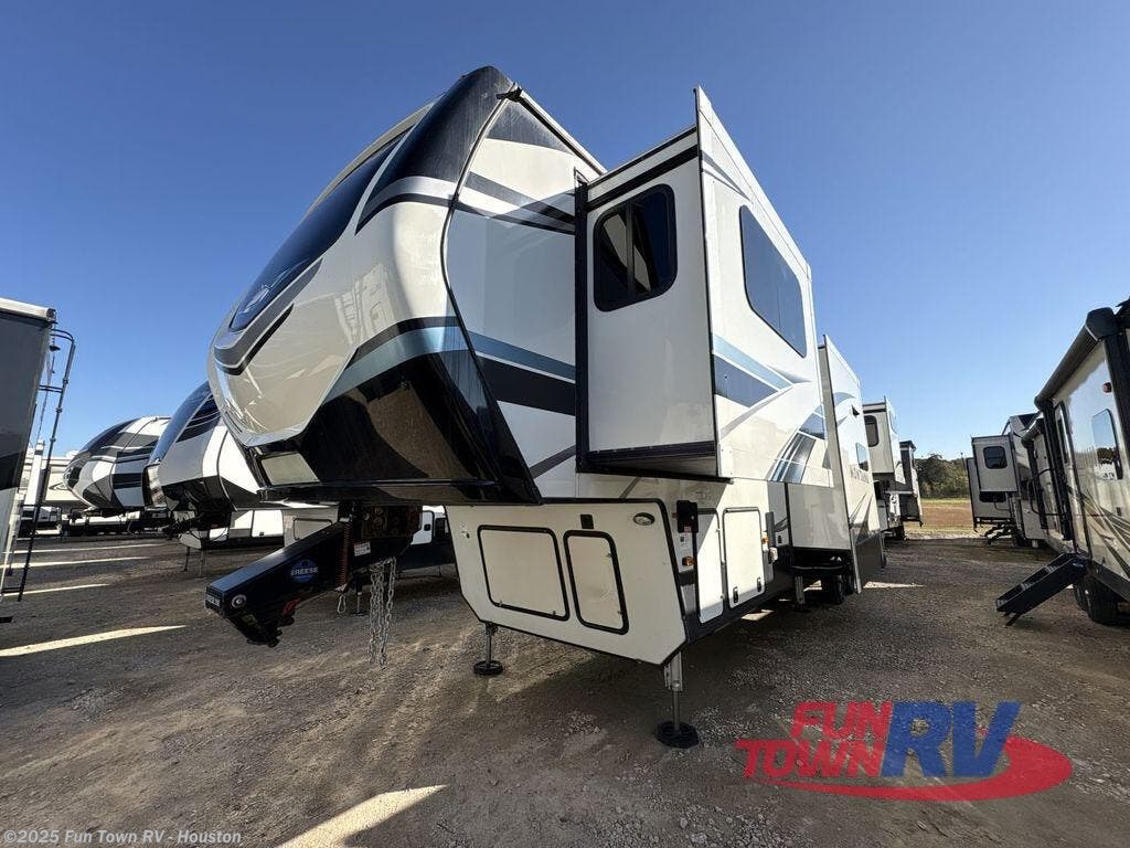 Used 2021 Keystone Montana 3761FL available in Wharton, Texas