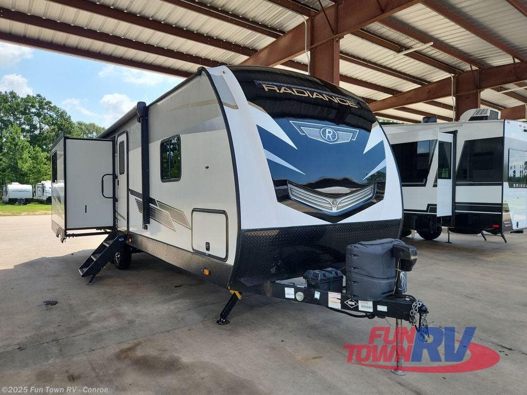 Used 2022 Cruiser RV Radiance R-27RE available in Conroe, Texas