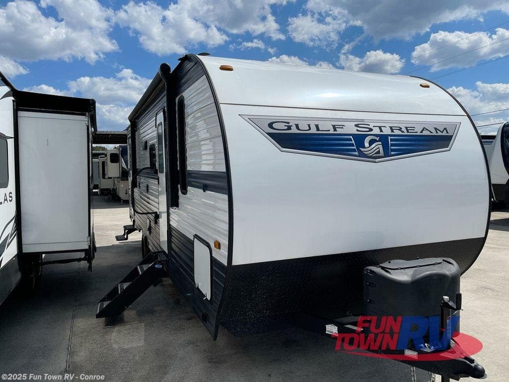 Used 2023 Gulf Stream Kingsport Ultra Lite 268BH available in Conroe, Texas