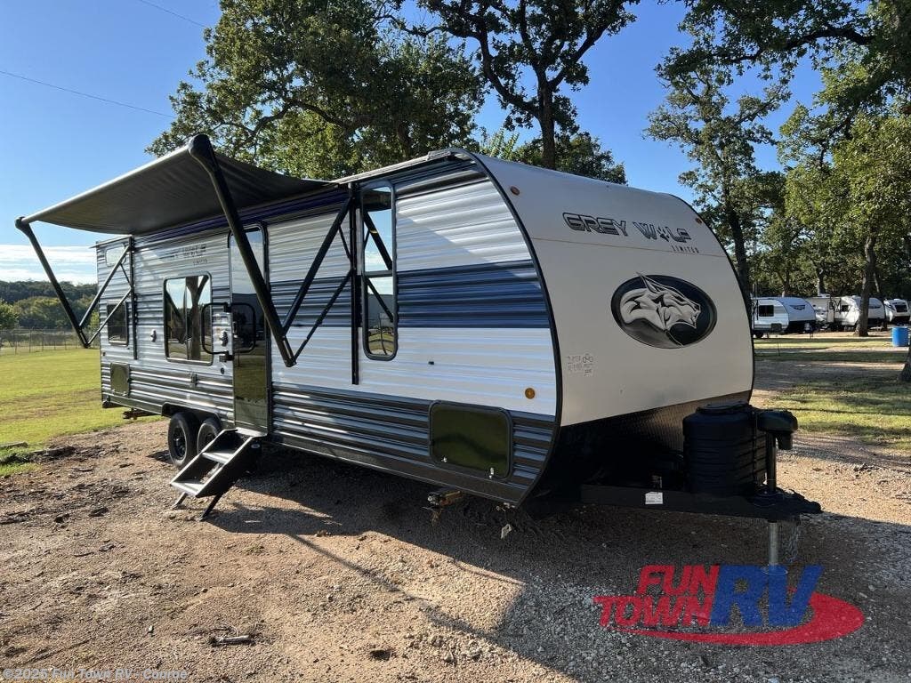 New 2025 Forest River Cherokee Grey Wolf 26DJSE available in Conroe, Texas