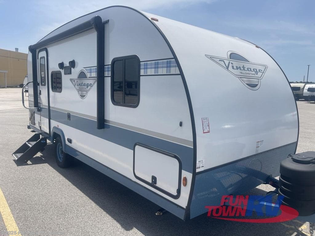 New 2025 Gulf Stream Yellowstone Cruiser 23RSS available in Conroe, Texas