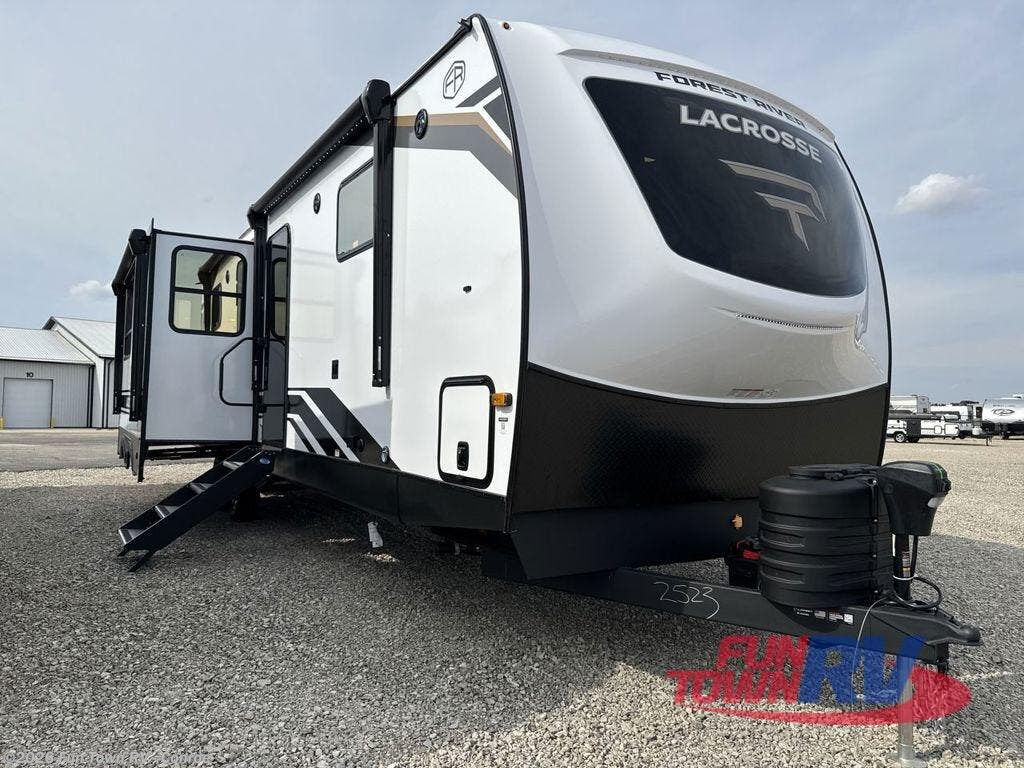 New 2026 Prime Time LaCrosse 3510DB available in Conroe, Texas