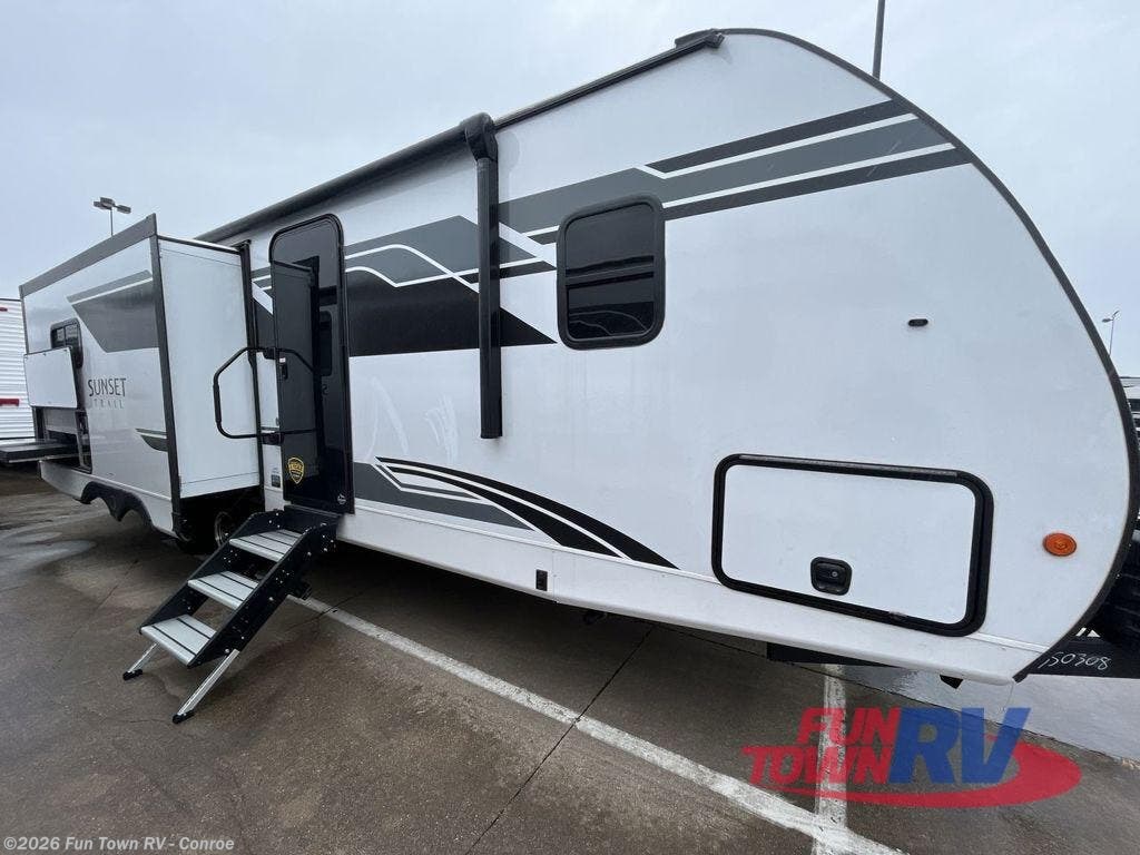 New 2025 CrossRoads Sunset Trail SS285CK available in Conroe, Texas