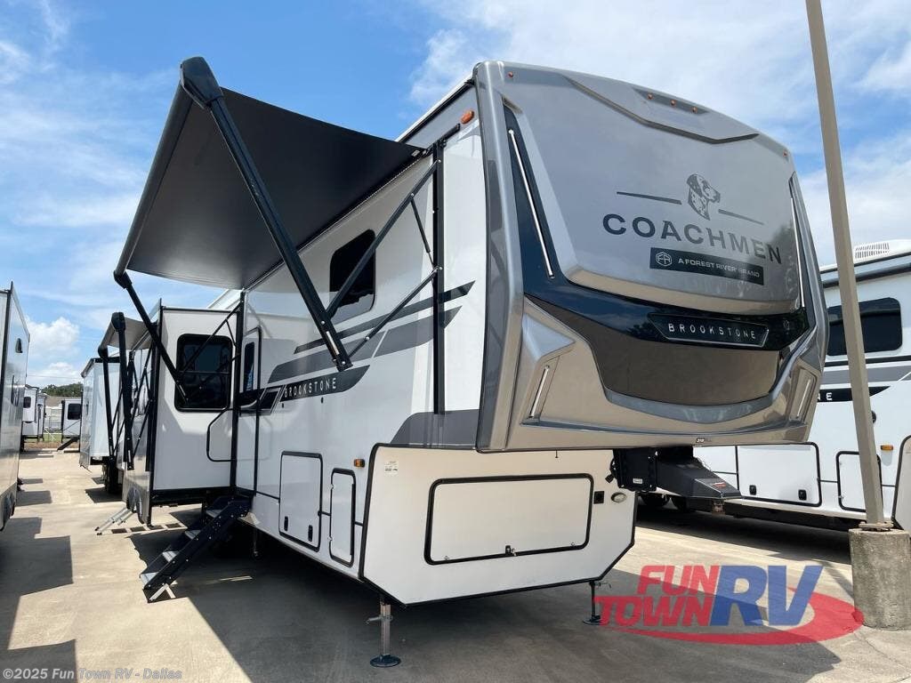 New 2025 Coachmen Brookstone 318RLL available in Rockwall, Texas