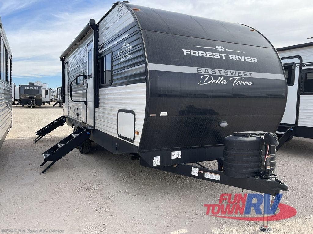 New 2025 East to West Della Terra 241BH available in Denton, Texas