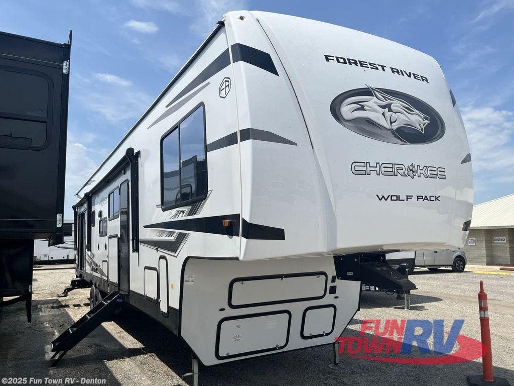 New 2025 Forest River Cherokee Wolf Pack 365PACK15.5 available in Denton, Texas