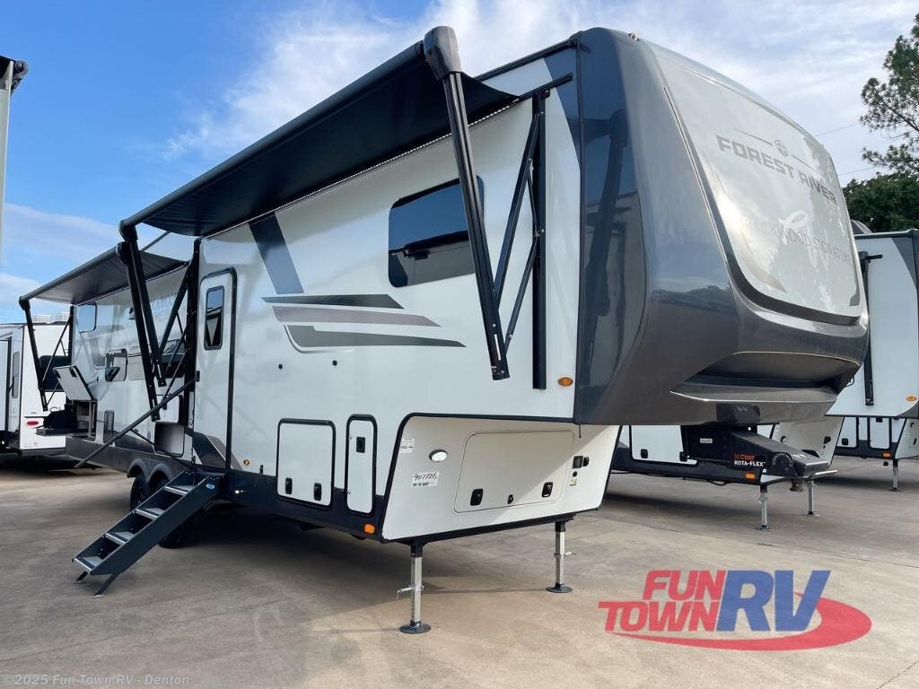 New 2025 Forest River Rockwood Signature R374DBH available in Denton, Texas