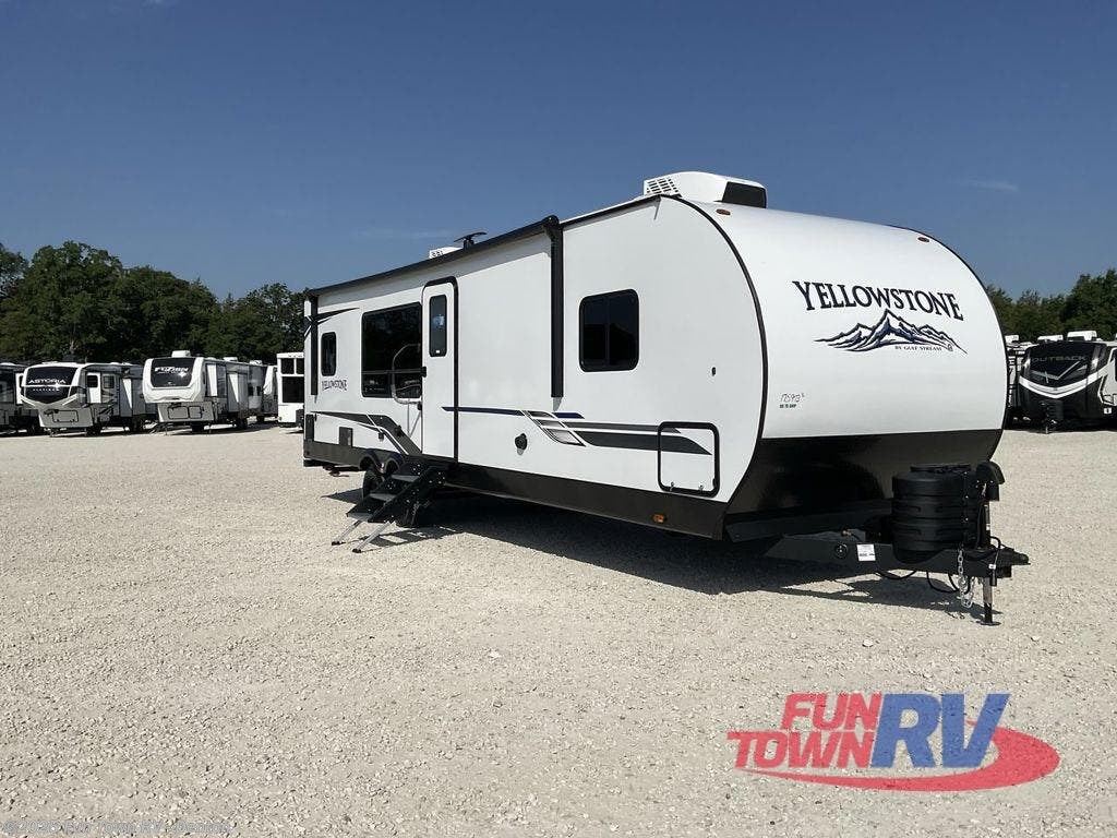 New 2025 Gulf Stream Yellowstone Ranch Edition 29RKS available in Denton, Texas