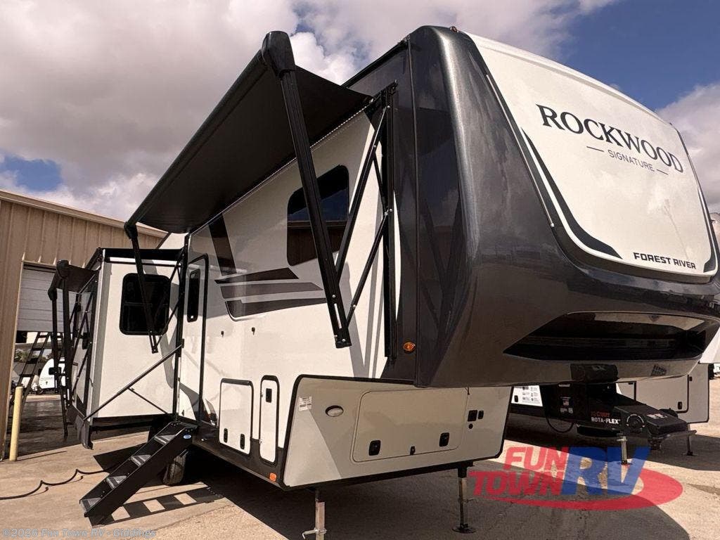 New 2026 Forest River Rockwood Signature R331RL available in Giddings, Texas