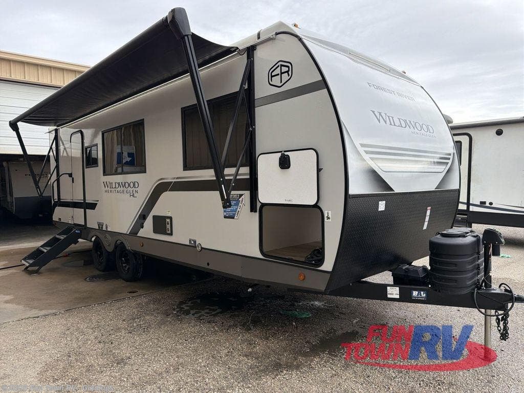New 2026 Forest River Wildwood Heritage Glen Hyper-Lyte 24RBHL available in Giddings, Texas