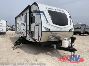 Used 2023 Coachmen Freedom Express Ultra Lite 259FKDS available in San Angelo, Texas