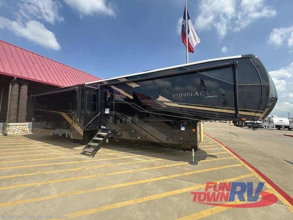 New 2026 Jayco Pinnacle 38FBRK available in San Angelo, Texas