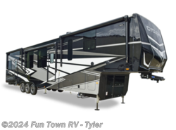 New 2025 Heartland Cyclone 4014C available in Mineola, Texas