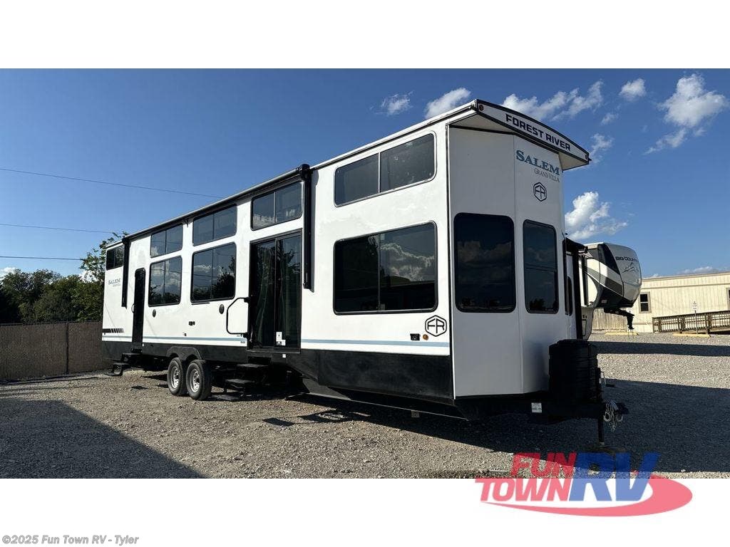 New 2025 Forest River Salem Grand Villa 42VIEW available in Mineola, Texas