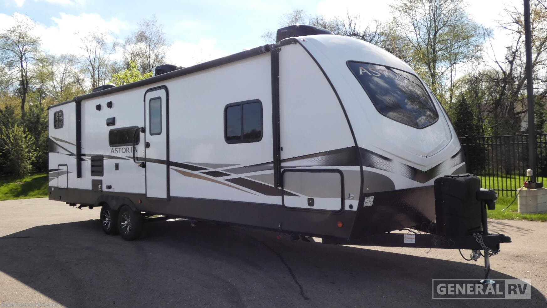 Used 2022 Dutchmen Astoria 2903BH available in Clarkston, Michigan