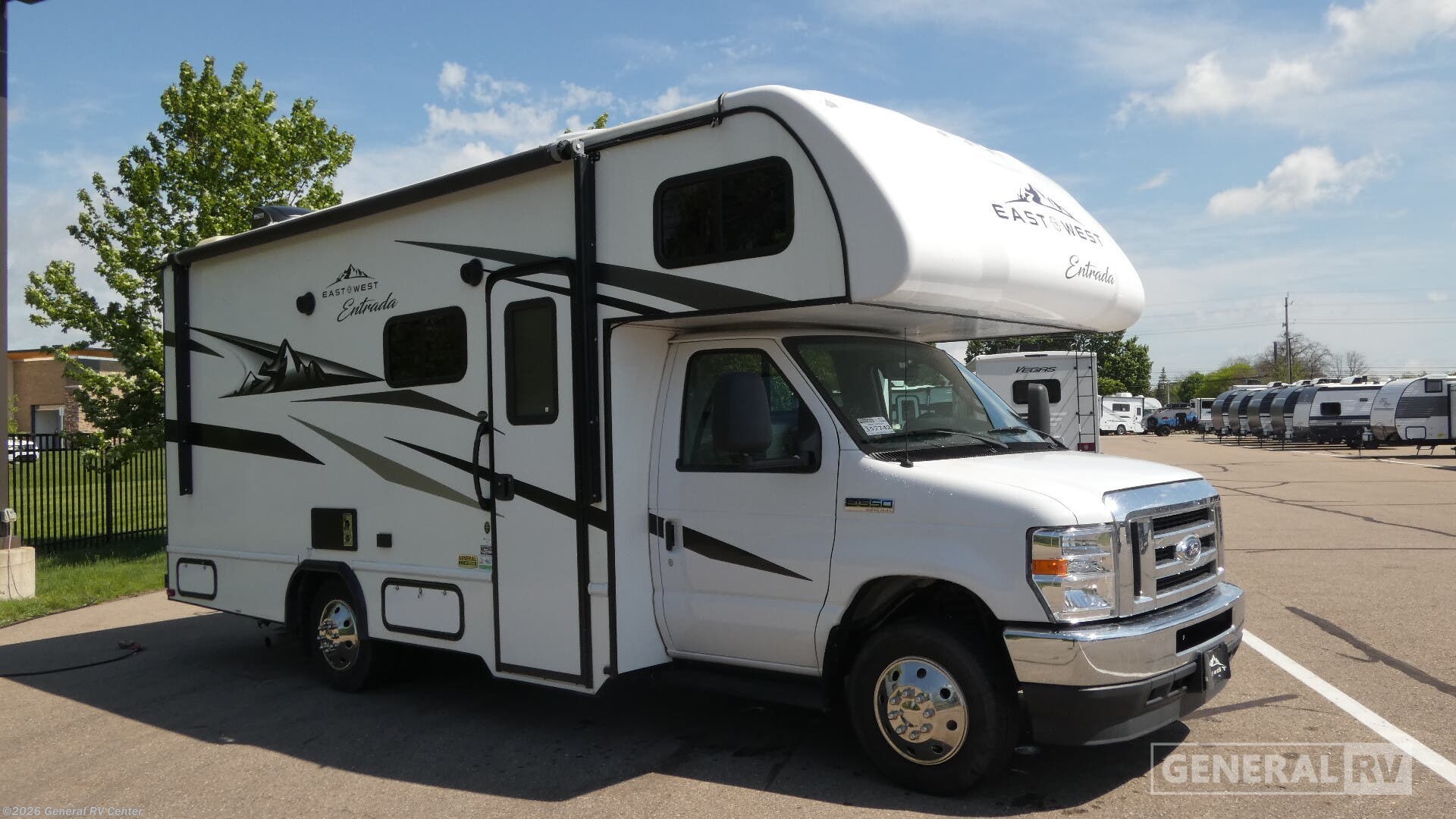 Used 2022 East to West Entrada 2200S available in Clarkston, Michigan
