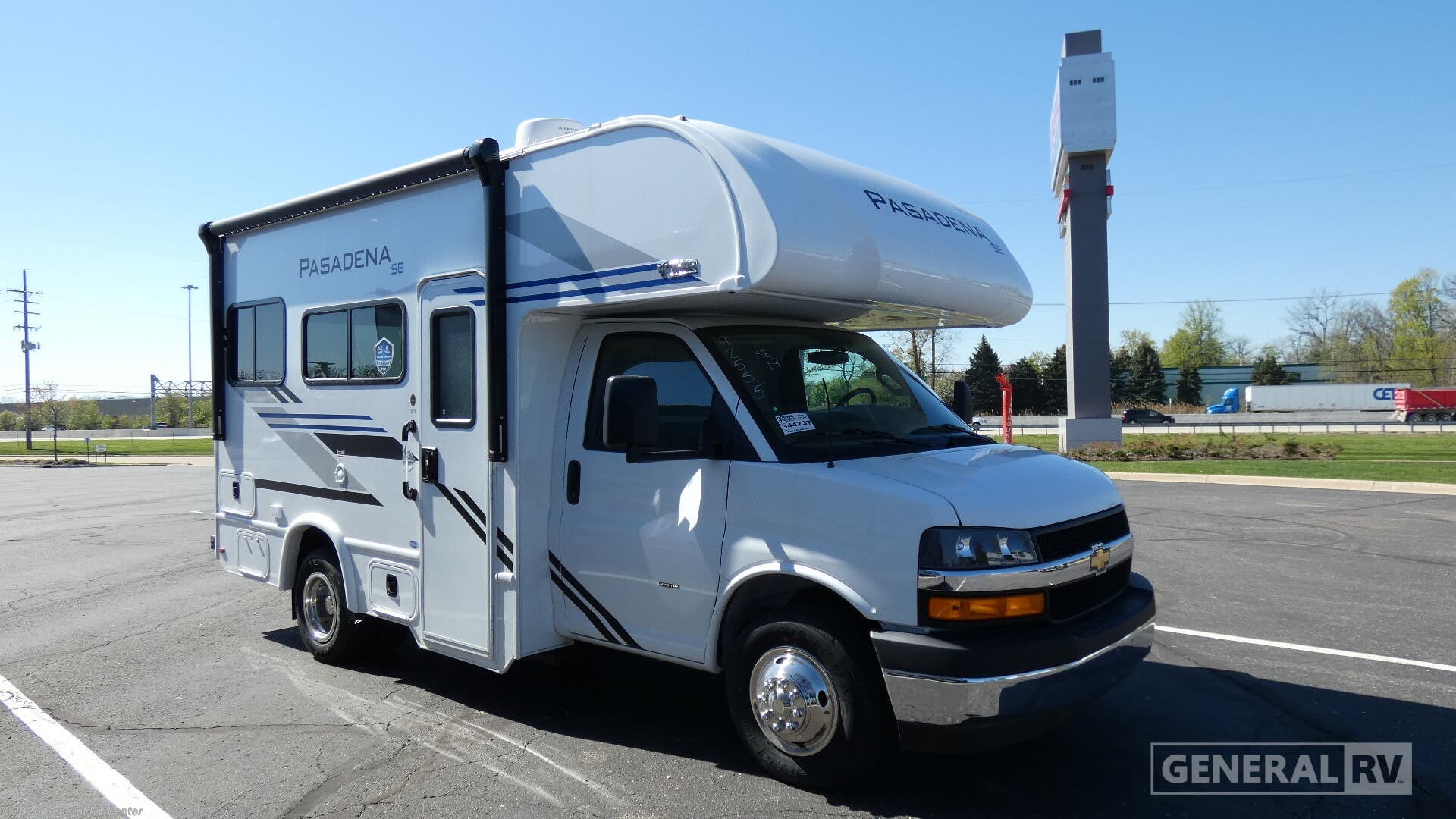 New 2026 Thor Motor Coach Pasadena SE19 Chevy available in Clarkston, Michigan