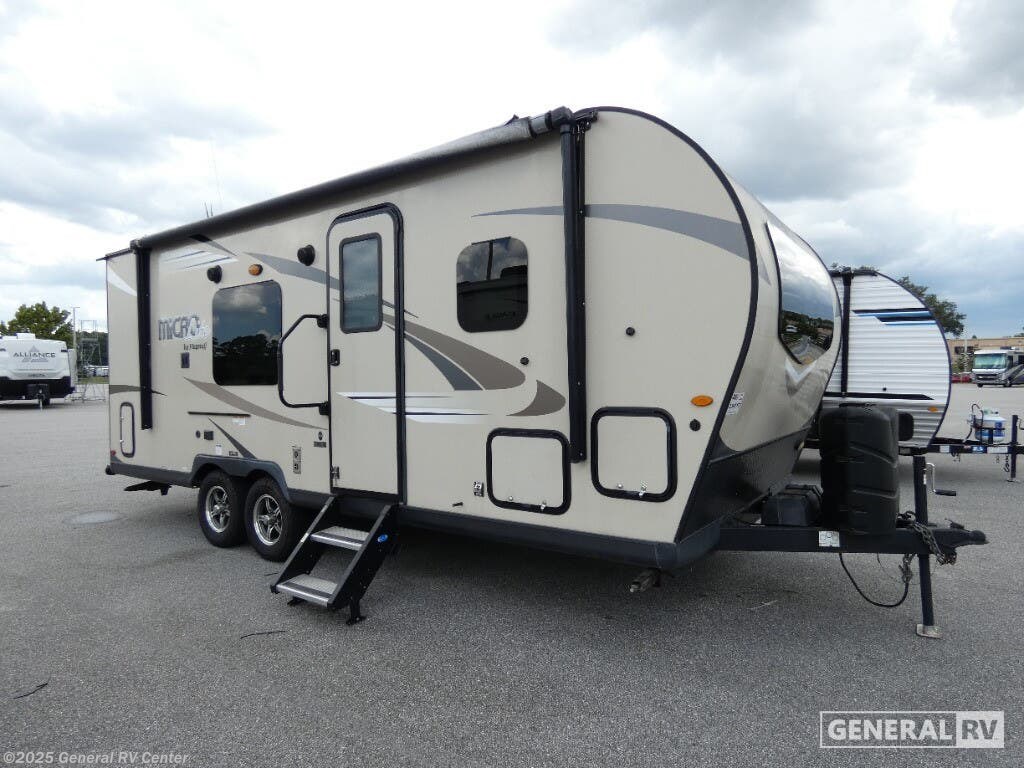 Used 2019 Forest River Flagstaff MICROLITE 23FBKS available in Ocala, Florida