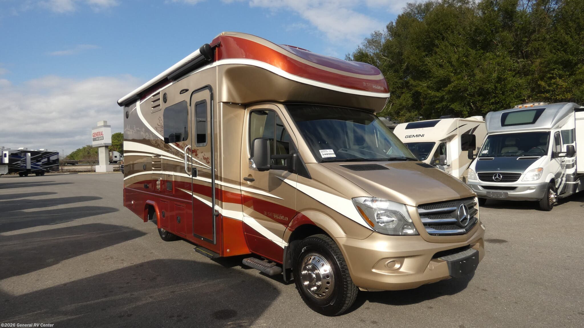 Used 2018 Dynamax Corp  ISATA 3 24FW available in Ocala, Florida