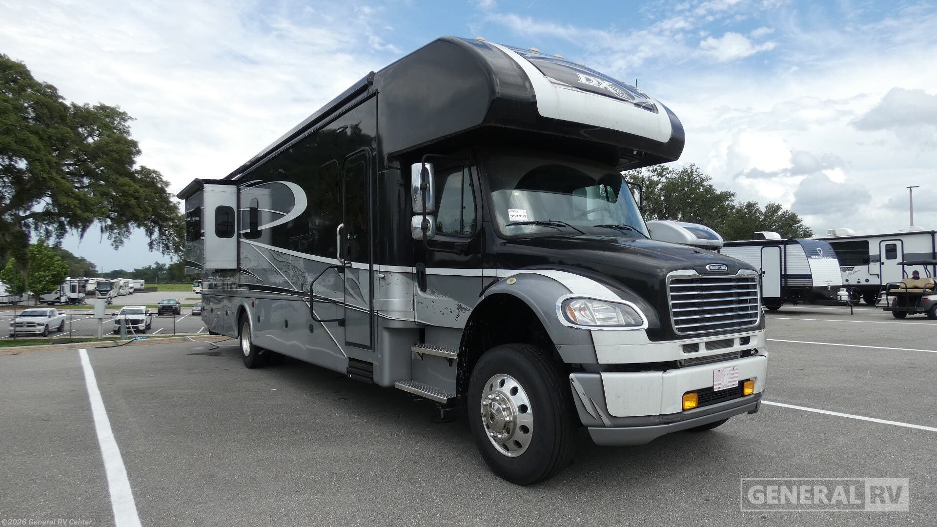 Used 2019 Dynamax Corp DX3 37RB available in Ocala, Florida