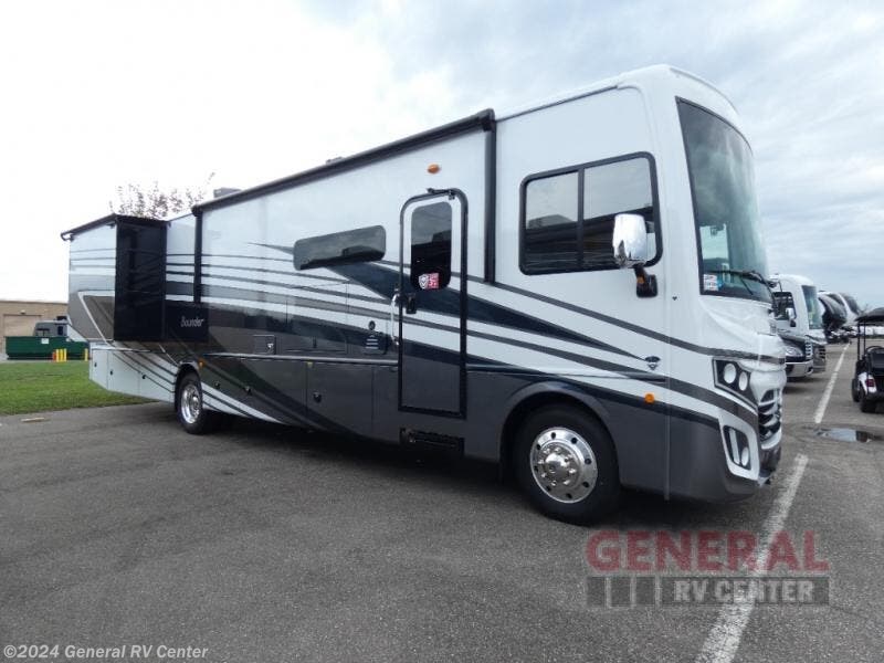 2024 Fleetwood Bounder 36F RV for Sale in Dover, FL 33527