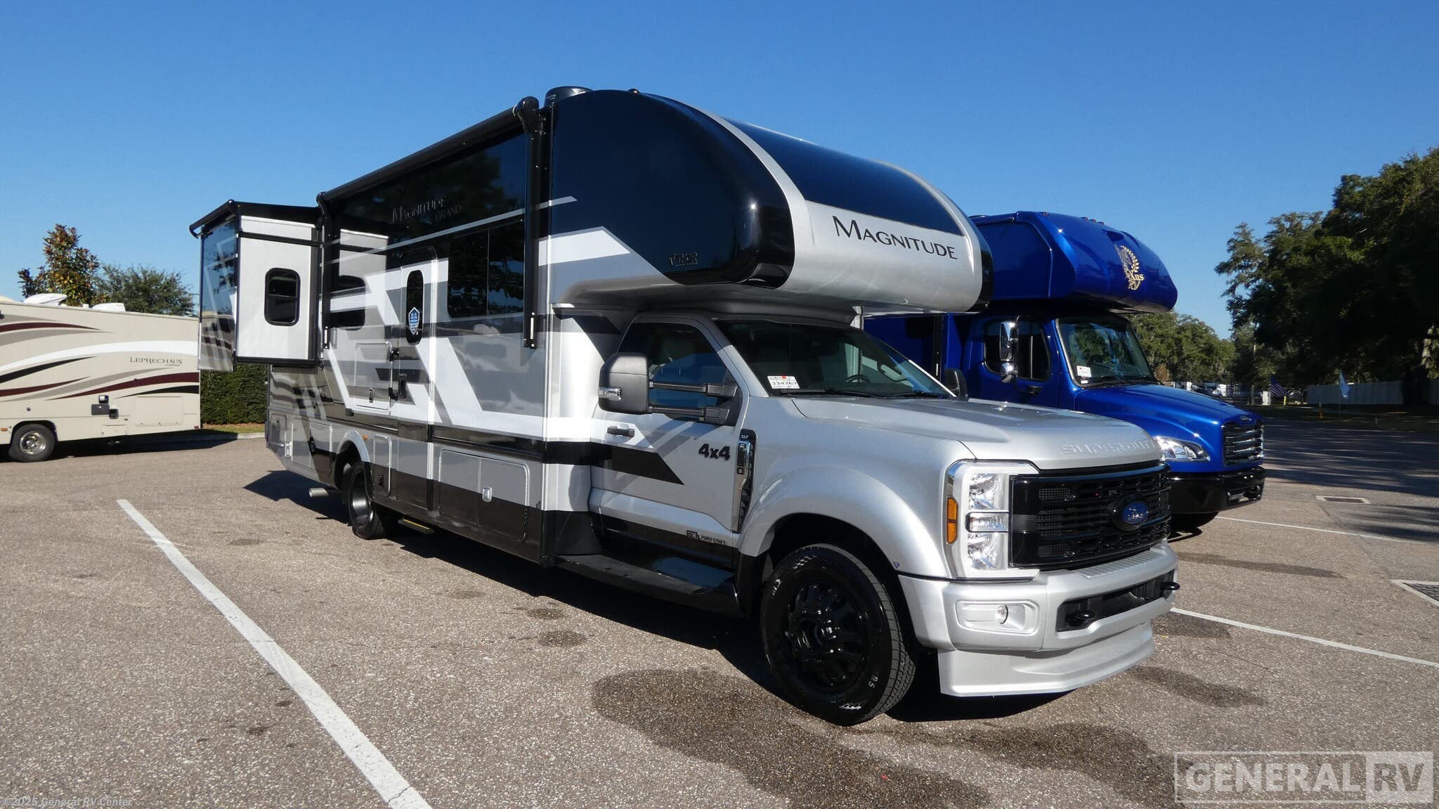 New 2026 Thor Motor Coach Magnitude X32 available in Dover, Florida