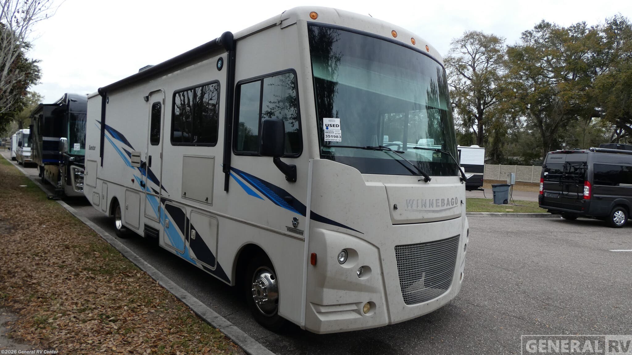 Used 2019 Winnebago Sunstar 31BE available in Dover, Florida