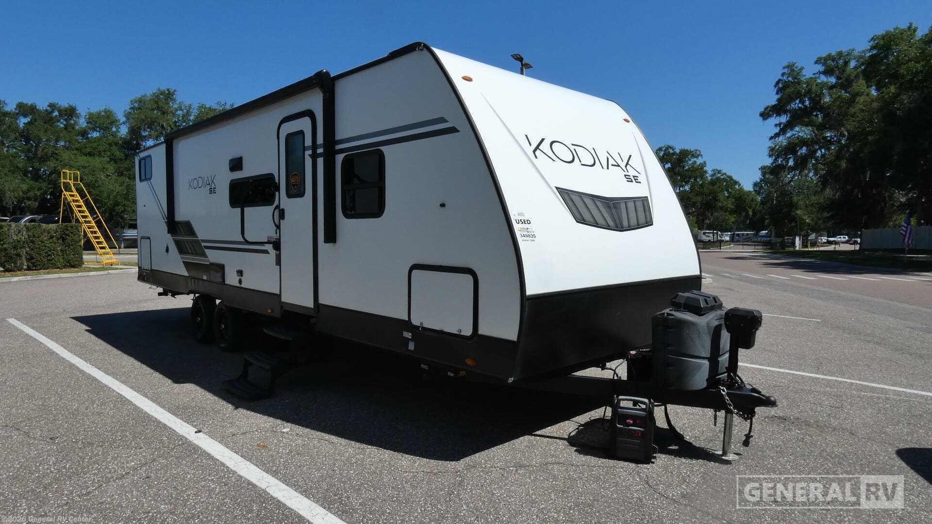 Used 2021 Dutchmen Kodiak SE 28SBH available in Dover, Florida