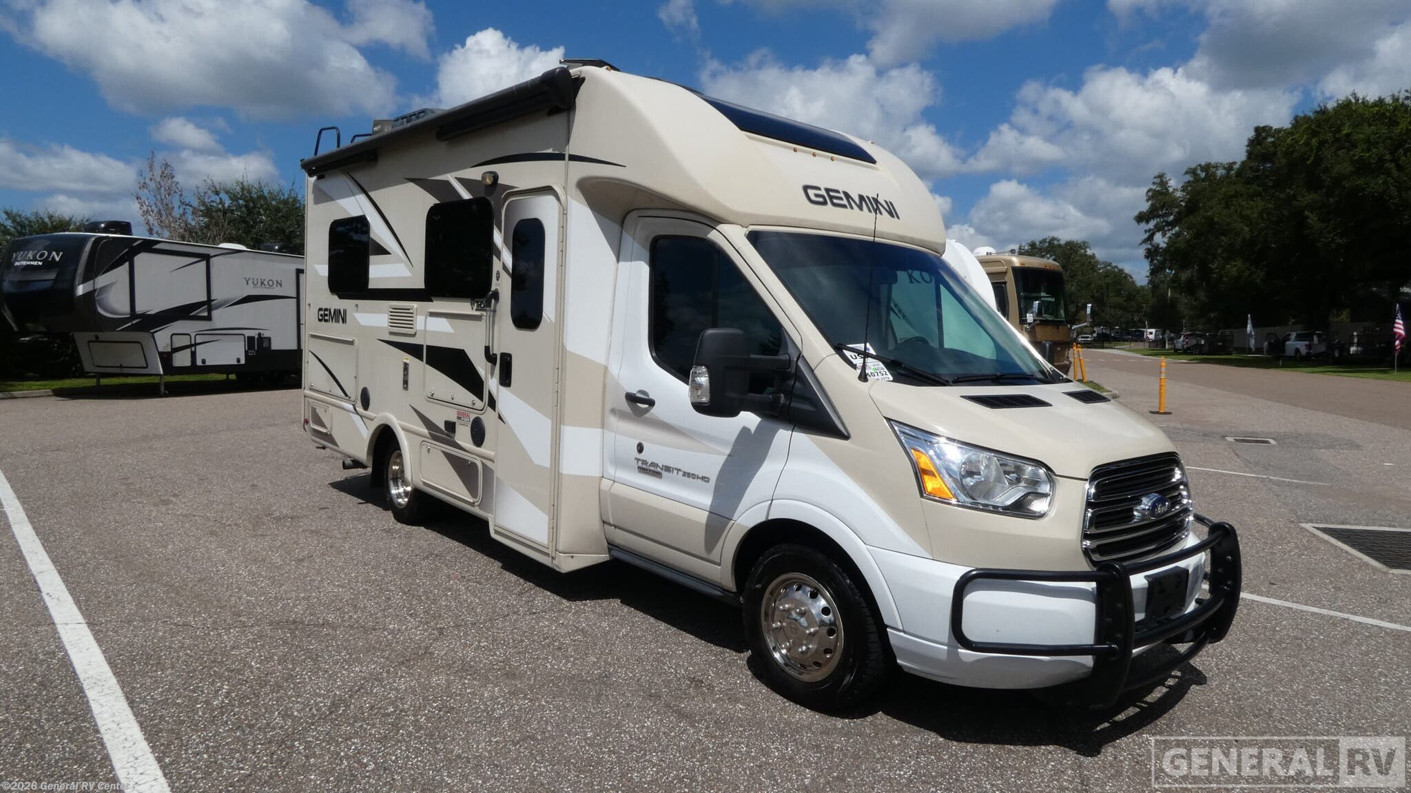Used 2017 Thor Motor Coach Gemini 23TK available in Dover, Florida