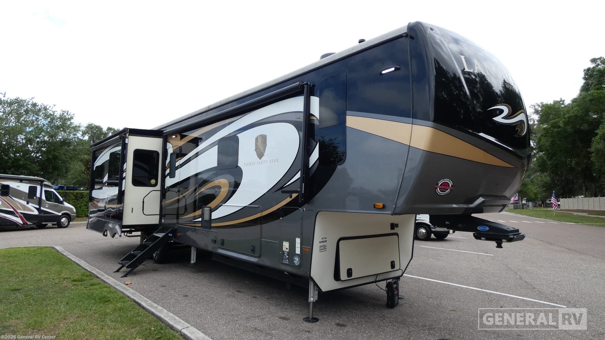 Used 2021 Heartland Landmark 365 Newport available in Dover, Florida