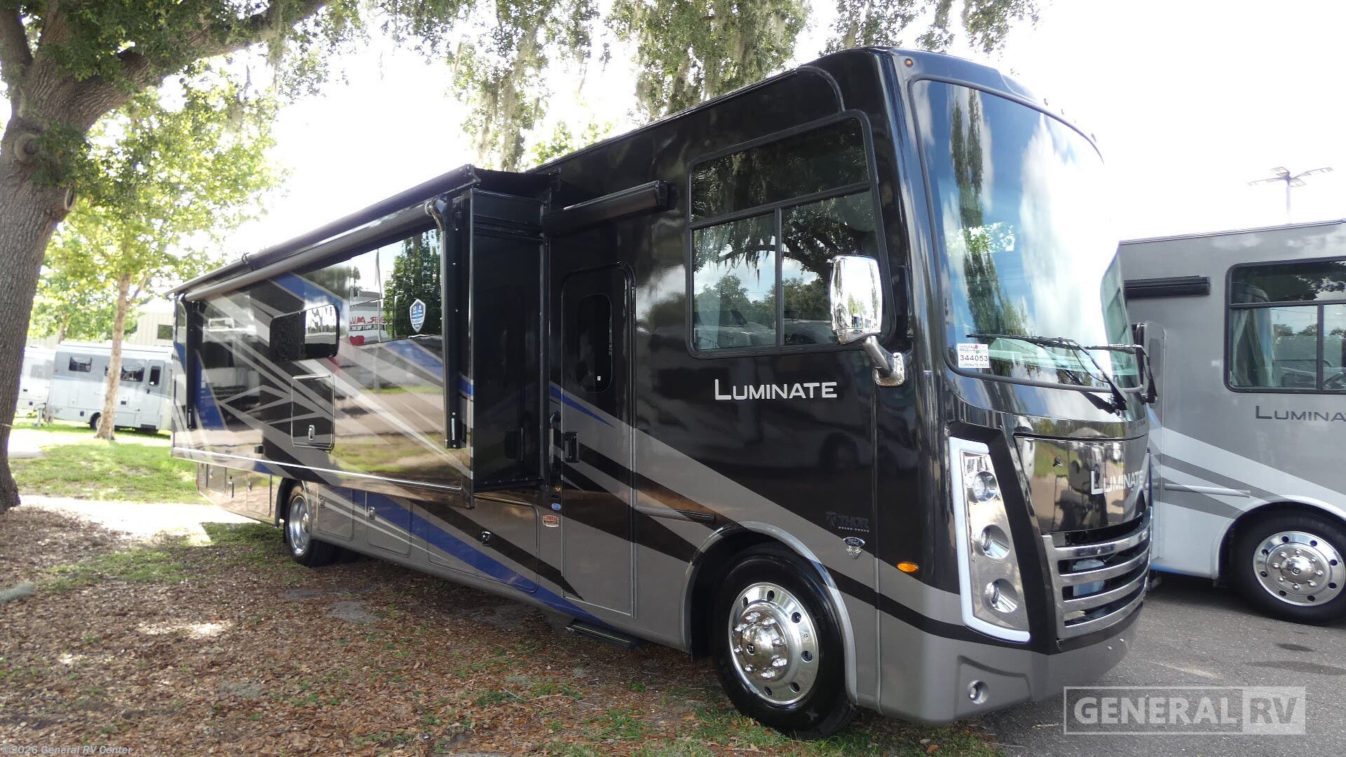 New 2027 Thor Motor Coach Luminate HH36 available in Dover, Florida