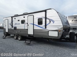 Used 2017 CrossRoads Zinger 28BH available in Ashland, Virginia