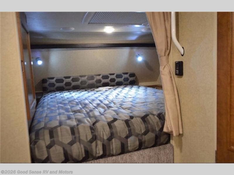 Used 2017 Lance  Lance 975 available in Albuquerque, New Mexico