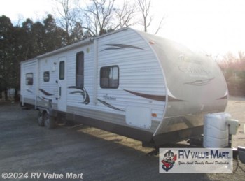 Used 2012 Coachmen Catalina Deluxe Edition 33RES available in Manheim, Pennsylvania
