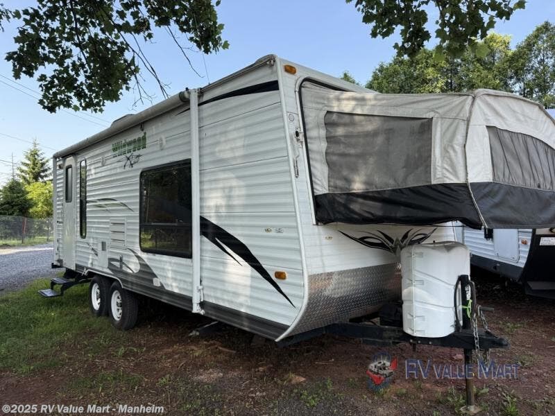 Used 2011 Forest River Wildwood X-Lite 22EXL available in Manheim, Pennsylvania