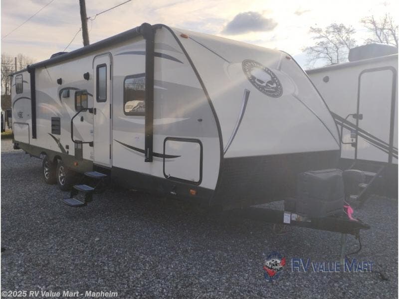 Used 2017 Forest River Vibe Extreme Lite 287QBS available in Manheim, Pennsylvania