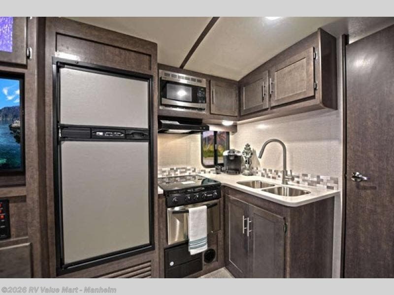 Used 2019 CrossRoads Sunset Trail Super Lite2 SS253RB available in Manheim, Pennsylvania