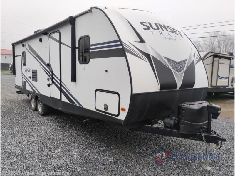 Used 2019 CrossRoads Sunset Trail Super Lite2 SS253RB available in Manheim, Pennsylvania