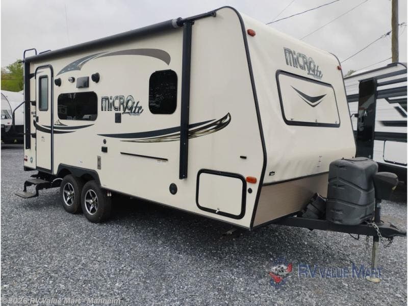 Used 2017 Forest River Flagstaff Micro Lite 21FBRS available in Manheim, Pennsylvania