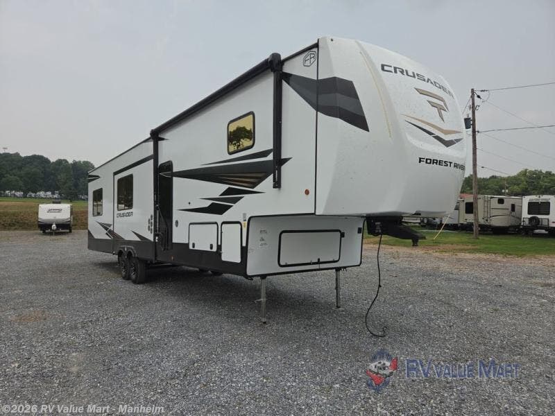 New 2027 Prime Time Crusader 2 Suite available in Manheim, Pennsylvania