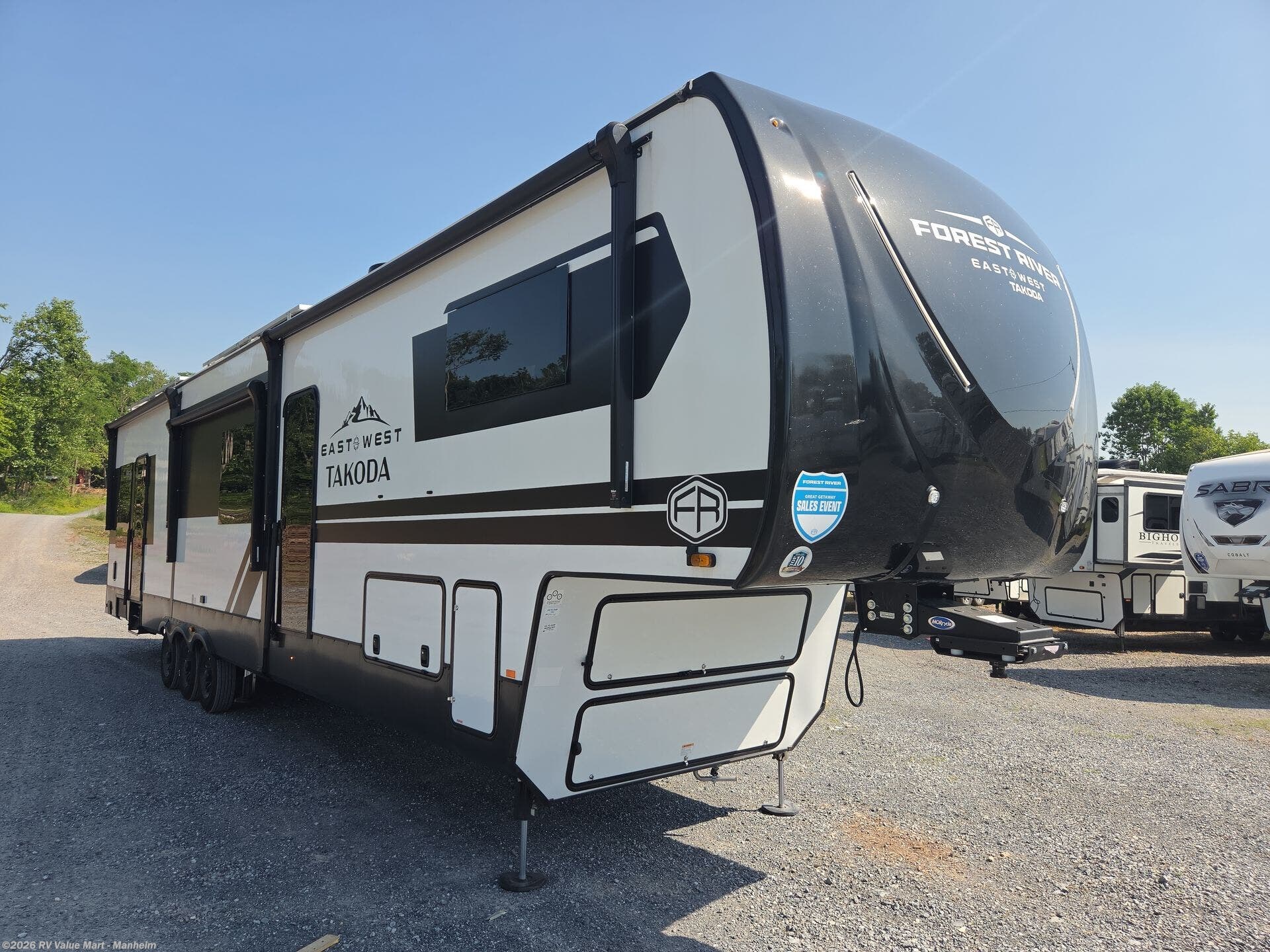 New 2025 East to West Takoda 399TH available in Manheim, Pennsylvania