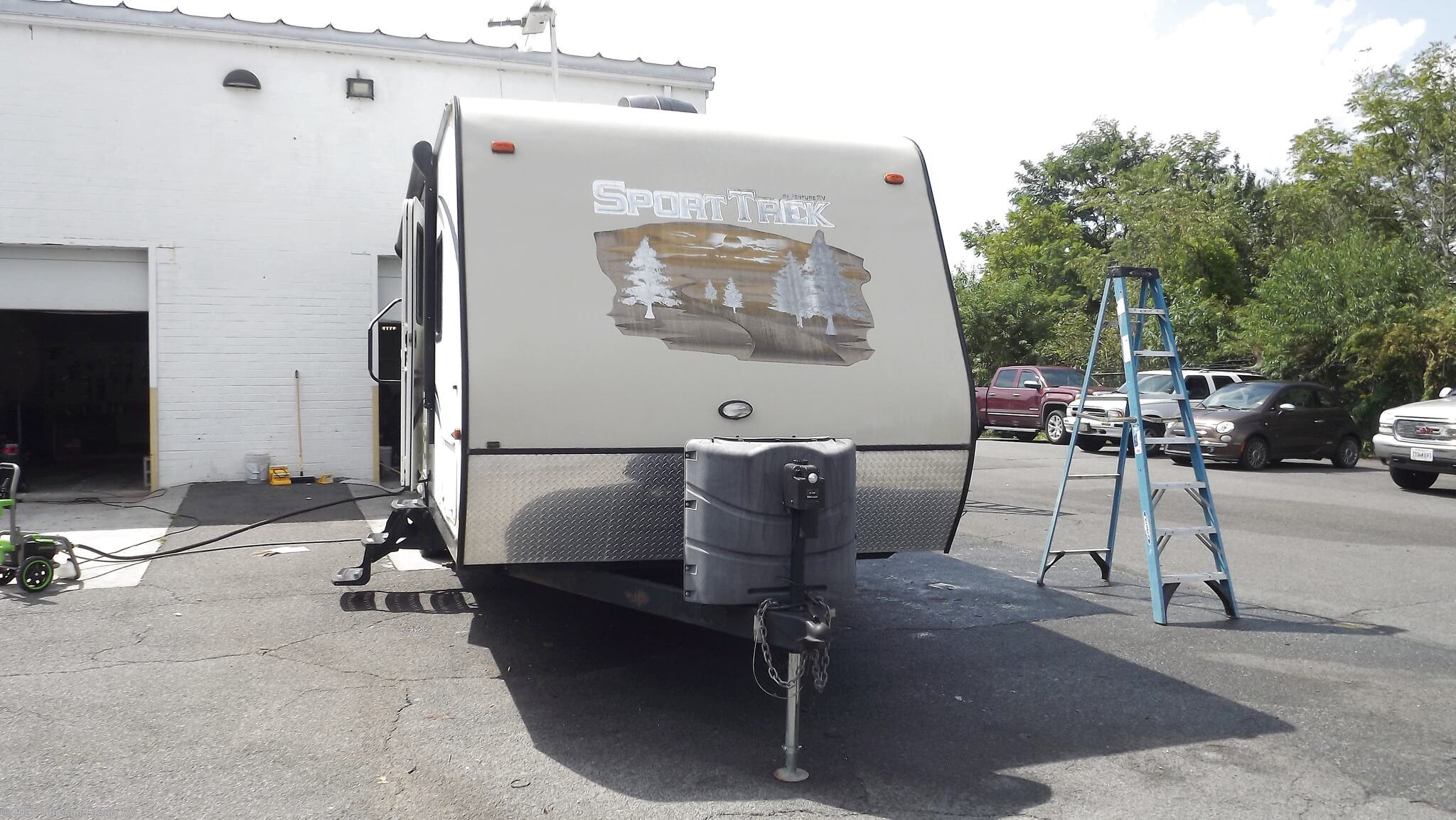 Used 2014 Venture RV SportTrek 270 available in Woodlawn, Virginia