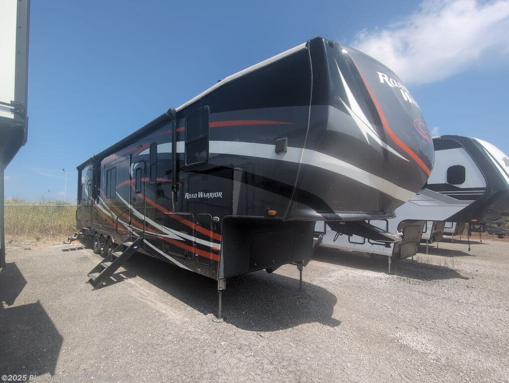 Used 2019 Heartland Road Warrior 429 available in Grain Valley, Missouri
