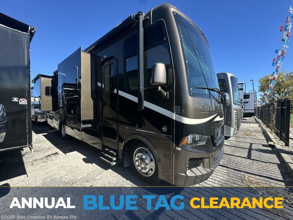 Used 2018 Newmar Bay Star 3113 available in Grain Valley, Missouri